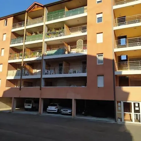 Joli Appartement T2 Tres Bien Situe, Parking Couvert Lourdes Exterior photo